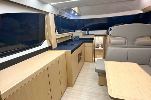 Charteryacht Bavaria Virtess 420 Fly Lana