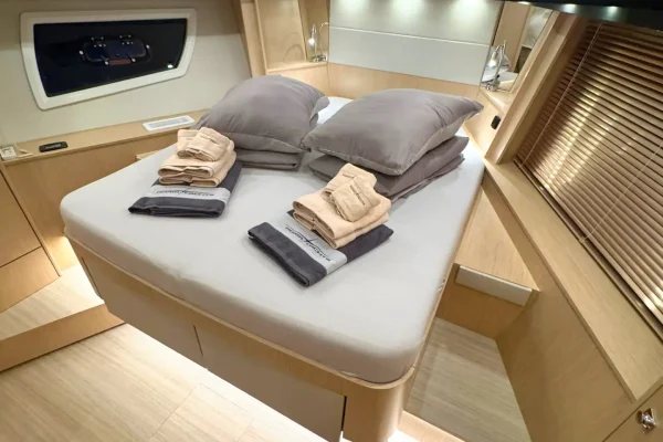 Charteryacht Bavaria Virtess 420 Fly Lana