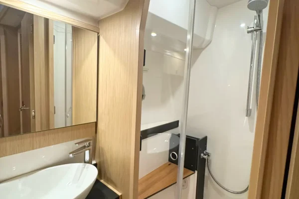 Charteryacht Bavaria Virtess 420 Fly Lana