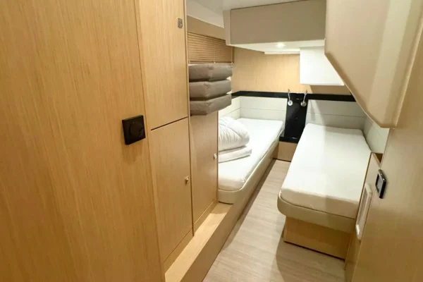 Charteryacht Bavaria Virtess 420 Fly Lana