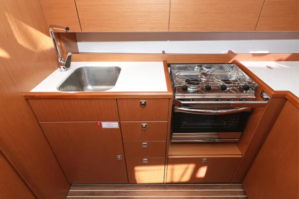 Bavaria C42 - Summertime Küche