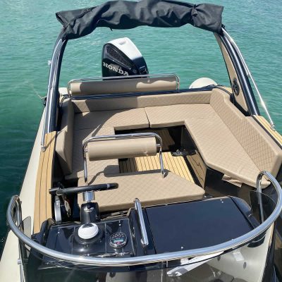 Aquamax 23 - Vodice Bootsvermietung