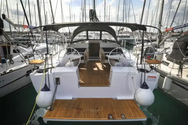 Segelboot mieten - Elan Impression 43 - 4 cab. - Seppia - 2024
