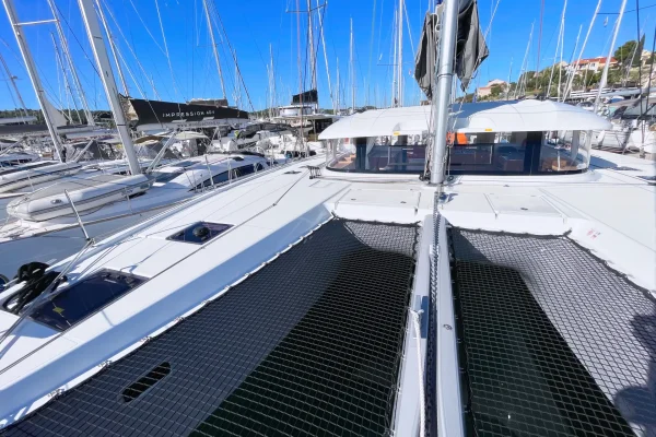 Excess 14 Arabella Sibenik