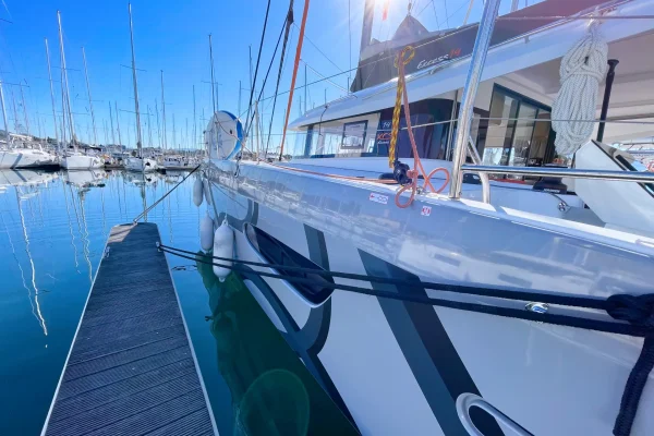 Katamaran Charter: Excess 14 - Arabella