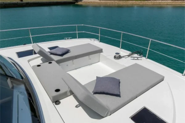 Powerkatamaran in Trogir: Fountaine Pajot MY - Mala