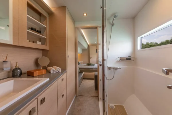 Powerkatamaran in Trogir: Fountaine Pajot MY - Mala