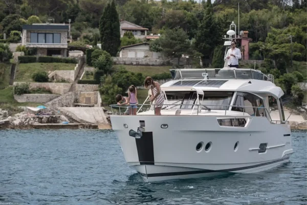 Luxusyacht mieten: Greenline 48 Fly - Nord