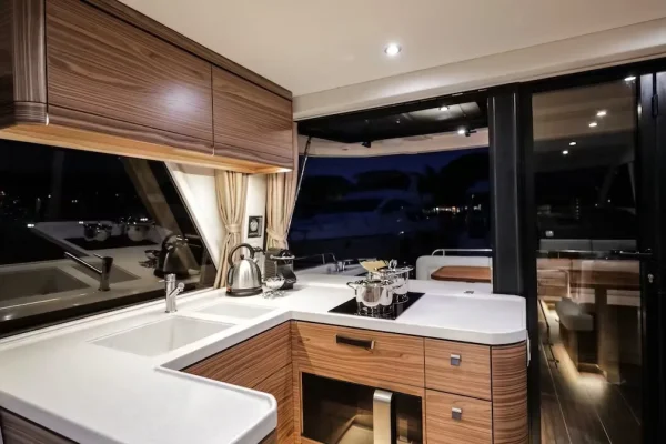 Luxusyacht chartern: Greenline 48 Fly - Red Hot Küche