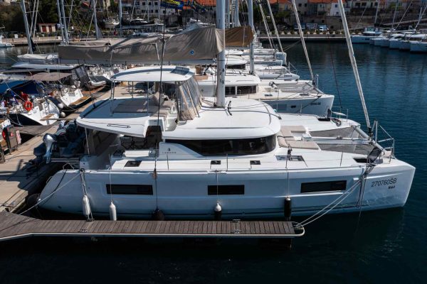 Katamaran Segelboot mieten