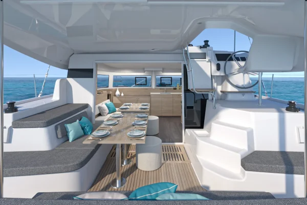 Lagoon 38 Cockpit Split