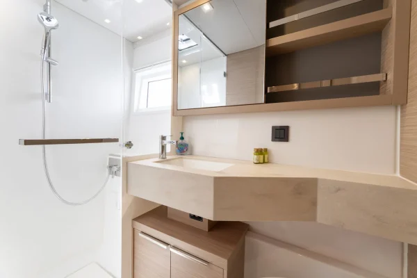 Katamaran in Split: Lagoon 46 - Pure