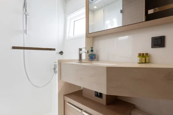 Katamaran in Split: Lagoon 46 - Pure