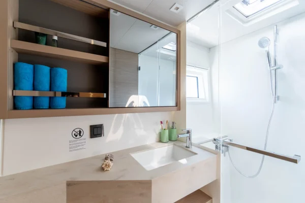 Katamaran mieten Šibenik: Lagoon 46 - Mare Azul