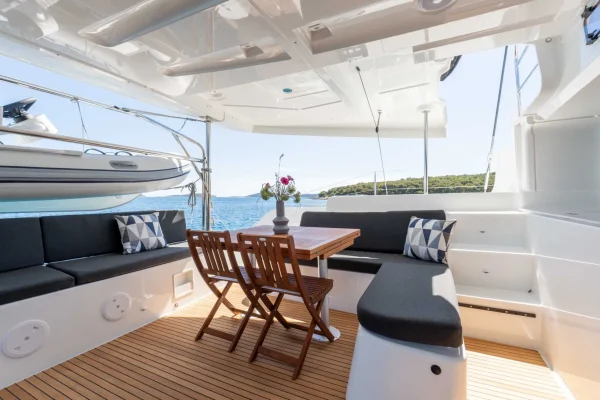 Katamaran mieten Šibenik: Lagoon 46 - Mare Azul