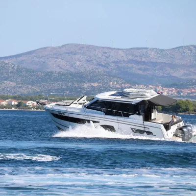 Motorboot Charter Tribunj - Merry Fisher 1095