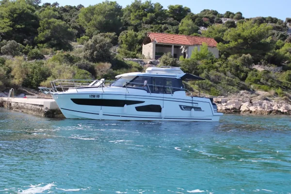 Motorboot Charter Tribunj - Merry Fisher 1095