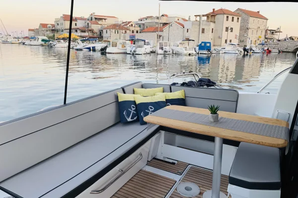 Motorboot Charter Tribunj - Merry Fisher 1095