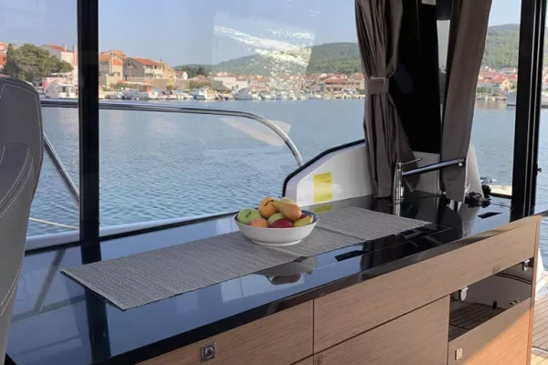 Motorboot Charter Tribunj - Merry Fisher 1095