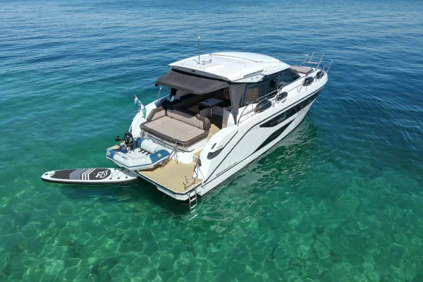 Motoryacht mieten: Bavaria SR36 HT - Tokyo