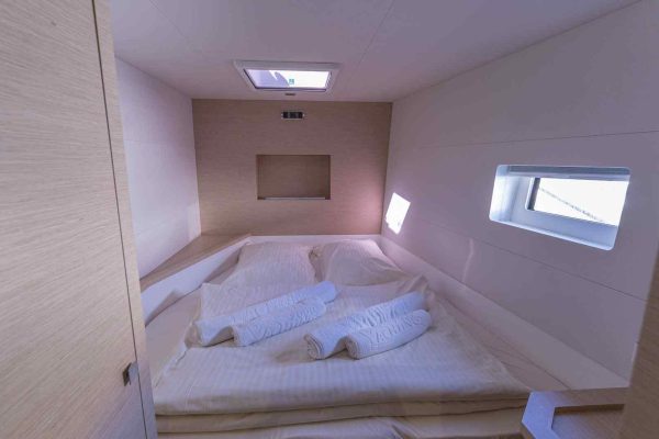 Motorkatamaran Chartern Kroatien