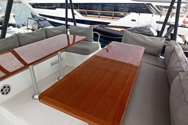 Power Cat Bali 4.3 MY Adventure Trogir