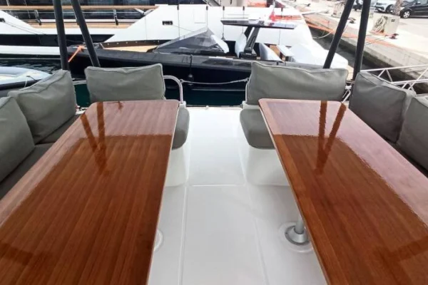 Power Cat Bali 4.3 MY Adventure Trogir