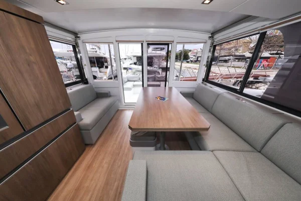 Power Cat Bali 4.3 MY Adventure Trogir