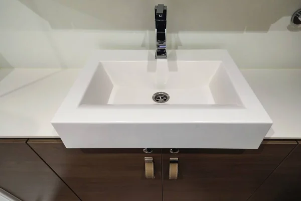 Power Cat Bali 4.3 MY Adventure Trogir