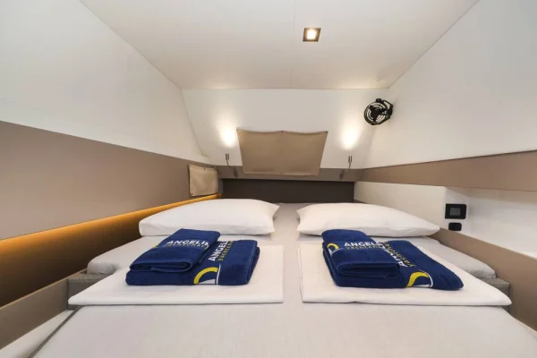 Power Cat Bali 4.3 MY Adventure Trogir