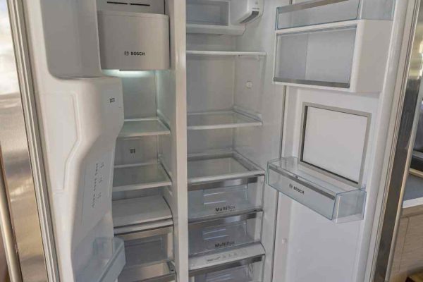 Motorkatamaran Chartern Kroatien