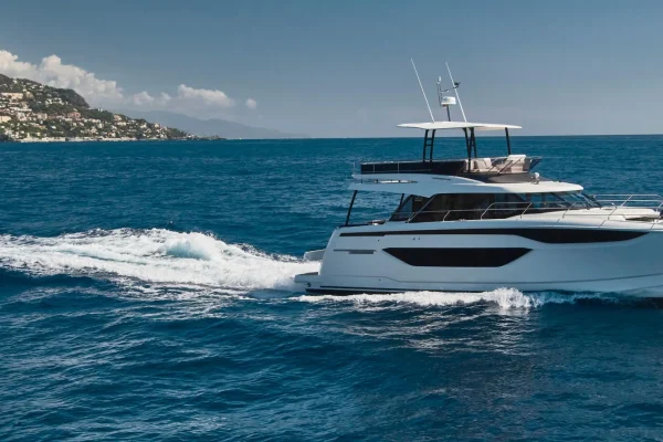Luxus Powerkatamaran in Split: Prestige M48 - Dolce far niente