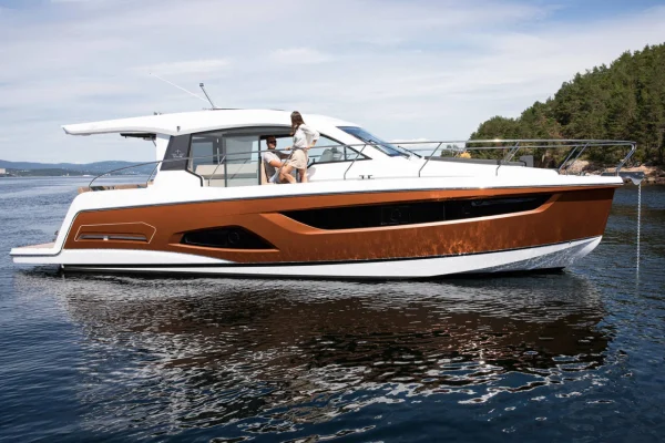 Luxus in Kastela: Sealine C390 - Tireless