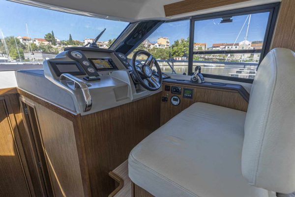 Bavaria-420-Fly-Virtess