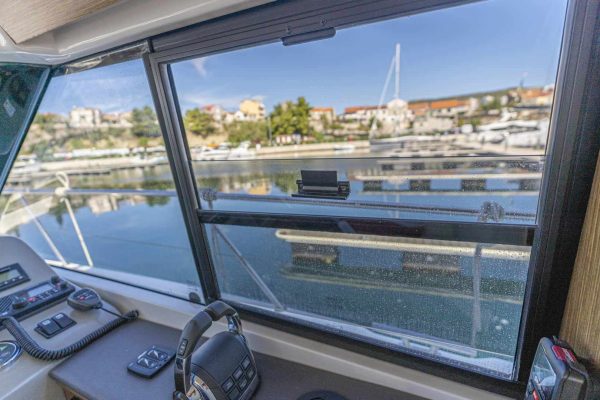 Bavaria-420-Fly-Virtess