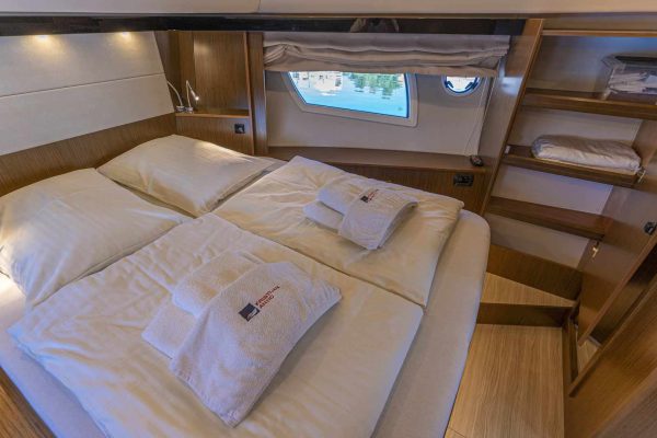 Yacht Chartern Kroatien BAVARIA - VIRTESS 420 Fly