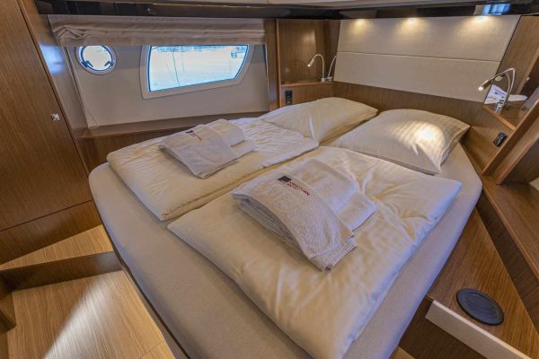 Yacht Chartern Kroatien BAVARIA - VIRTESS 420 Fly