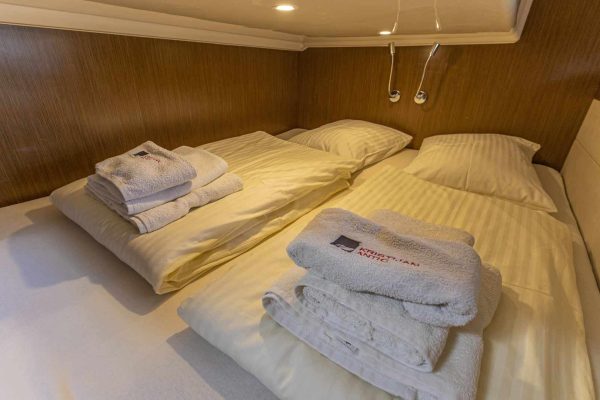 Yacht Chartern Kroatien BAVARIA - VIRTESS 420 Fly