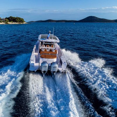 Boot in Kroatien Chartern mit der Axopar