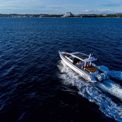 Boot in Kroatien Chartern mit der Axopar