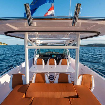Boot in Kroatien Chartern mit der Axopar