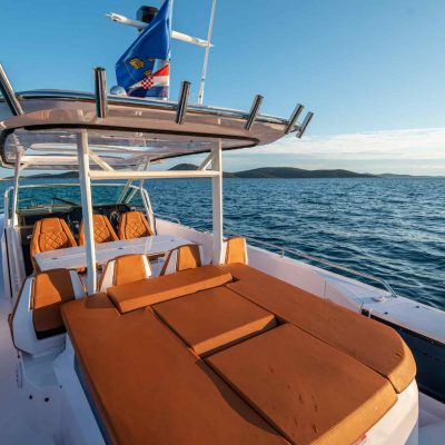 Boot in Kroatien Chartern mit der Axopar