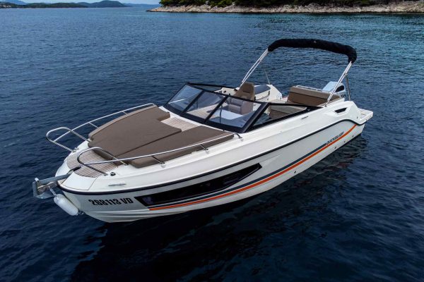 Bootsverleih in Tribunj