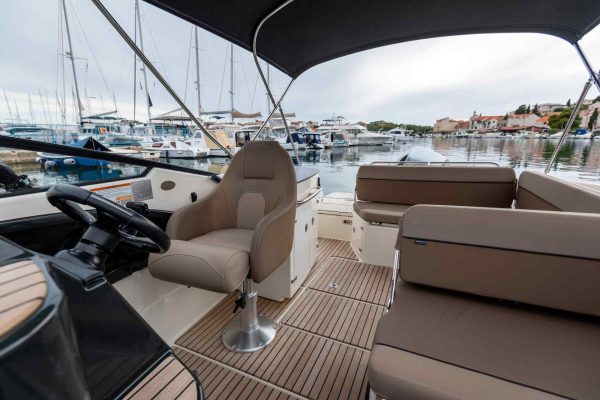 Quicksilver 755 Activ mieten in Kroatien