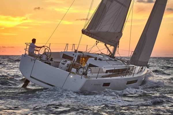 Segelyacht Charter: Sun Odyssey 440 - Bohamian Rapsody