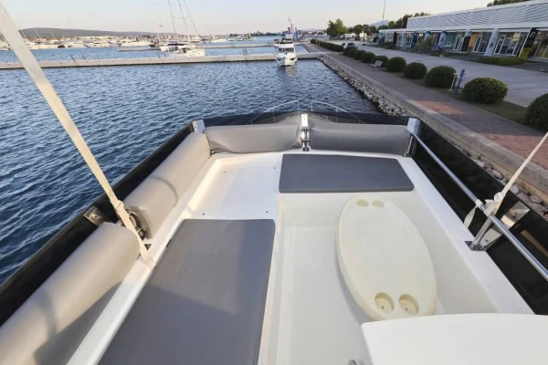 Yacht mieten: Futura 40 Grand Horizon - Backup