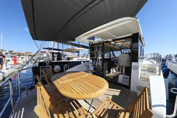 Yacht in Tribunj mieten: Futura 40 Grand Horizon - Nanda