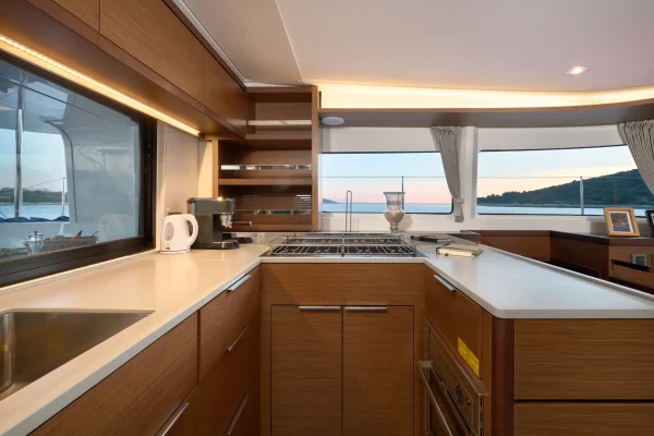 Katamaran chartern Kroatien mit Skipper