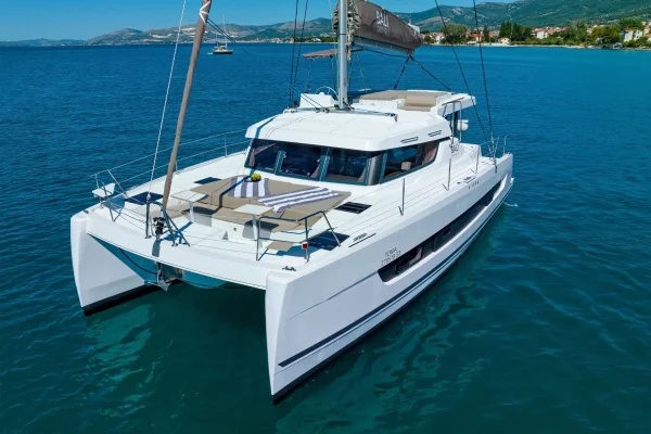 Katamaran chartern Split und Hvar