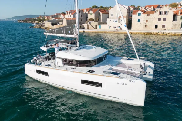 Katamaran mieten in Kroatien